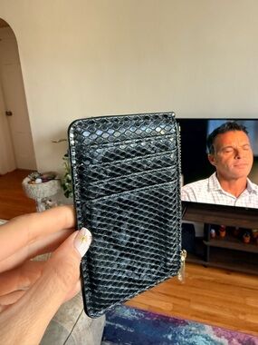 Snakeskin inspired card wallet